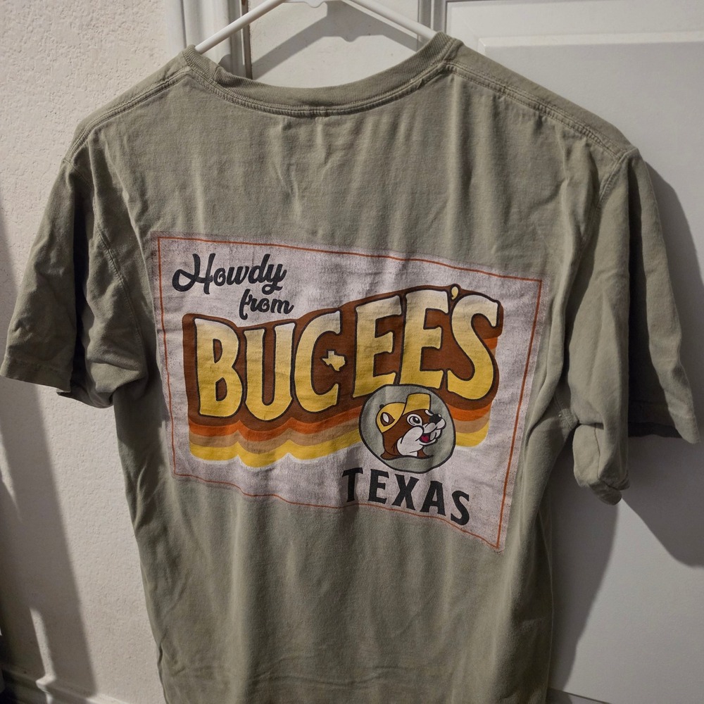 Buc-ee's Texas Howdy Graphic T-Shirt Mens S Olive Green Short Sleeve Beaver